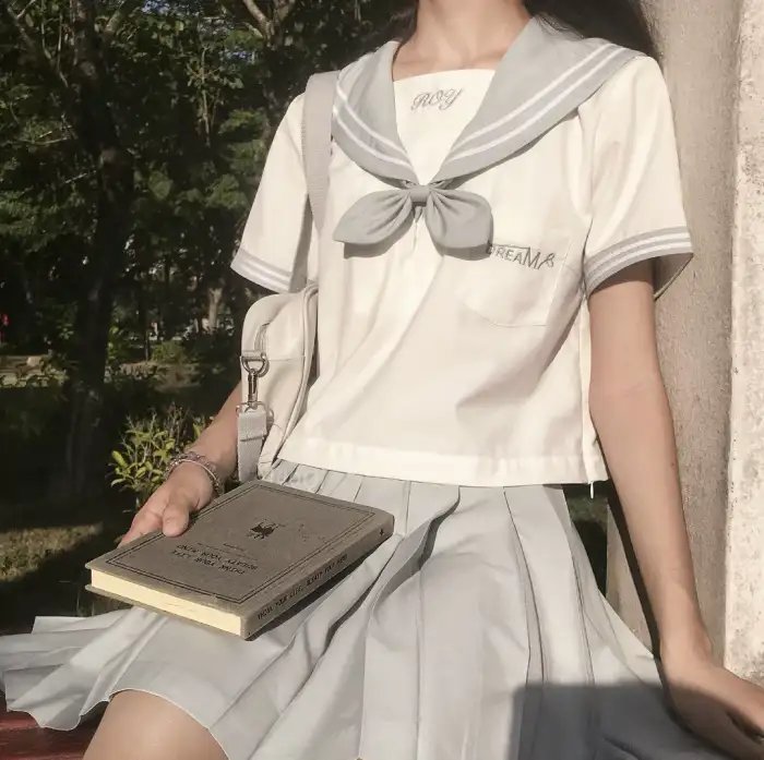 落花浅笑流水冰